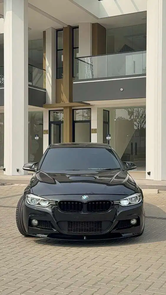 BMW 320i 2018 Bensin