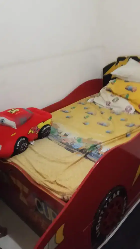 Tempat tidur anak karakter mobil/ car bed