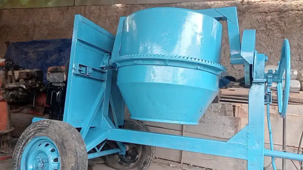 Menyewakan molencor pengaduk beton
