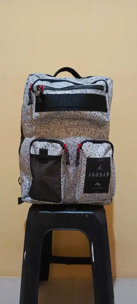 JORDAN HESI BACKPACK 'CEMENT GRAY'