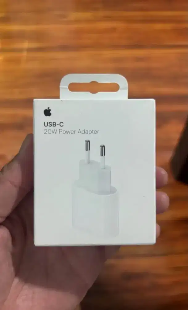 Kepala charger/adaptor
