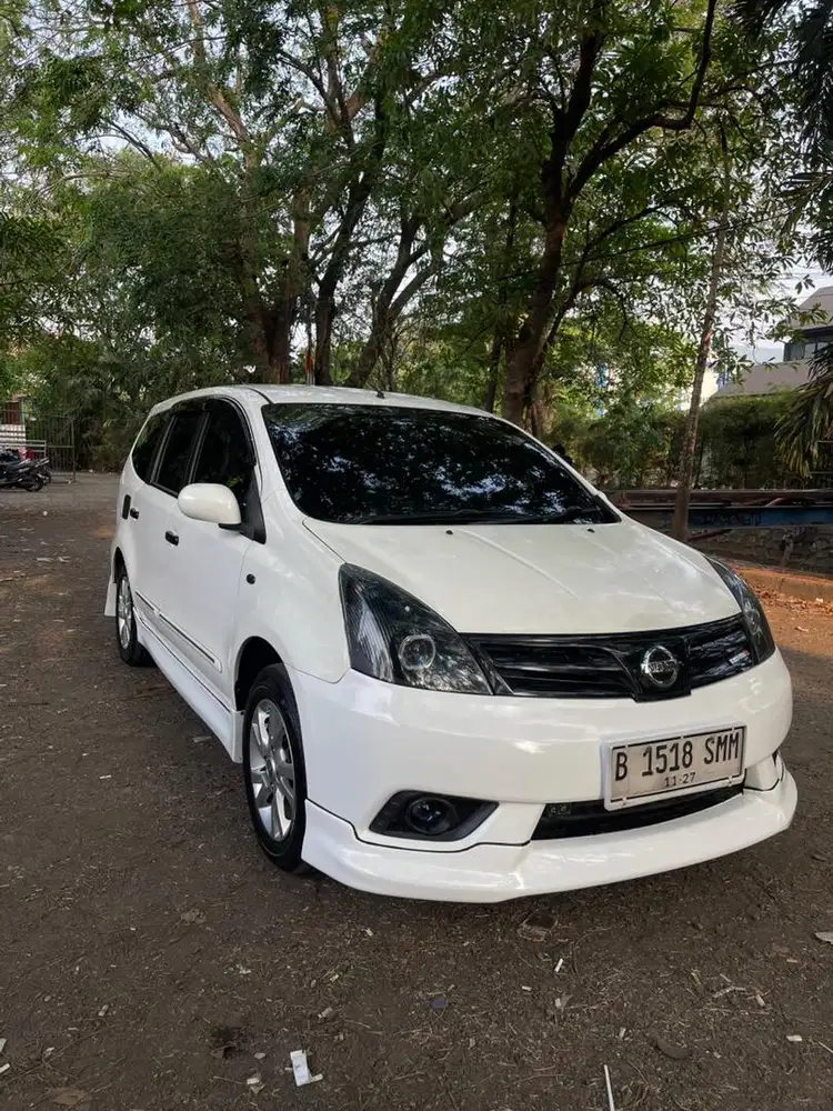 NISSAN GRAND LIVINA XV ULTIMATE 1.5 AT 2012