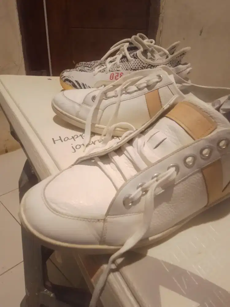 Sepatu keren layak di pake