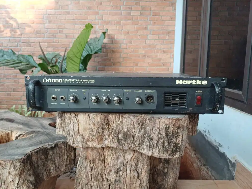 Hartke LH1000 Amplifier Bass 1000 Watt tube Preamp