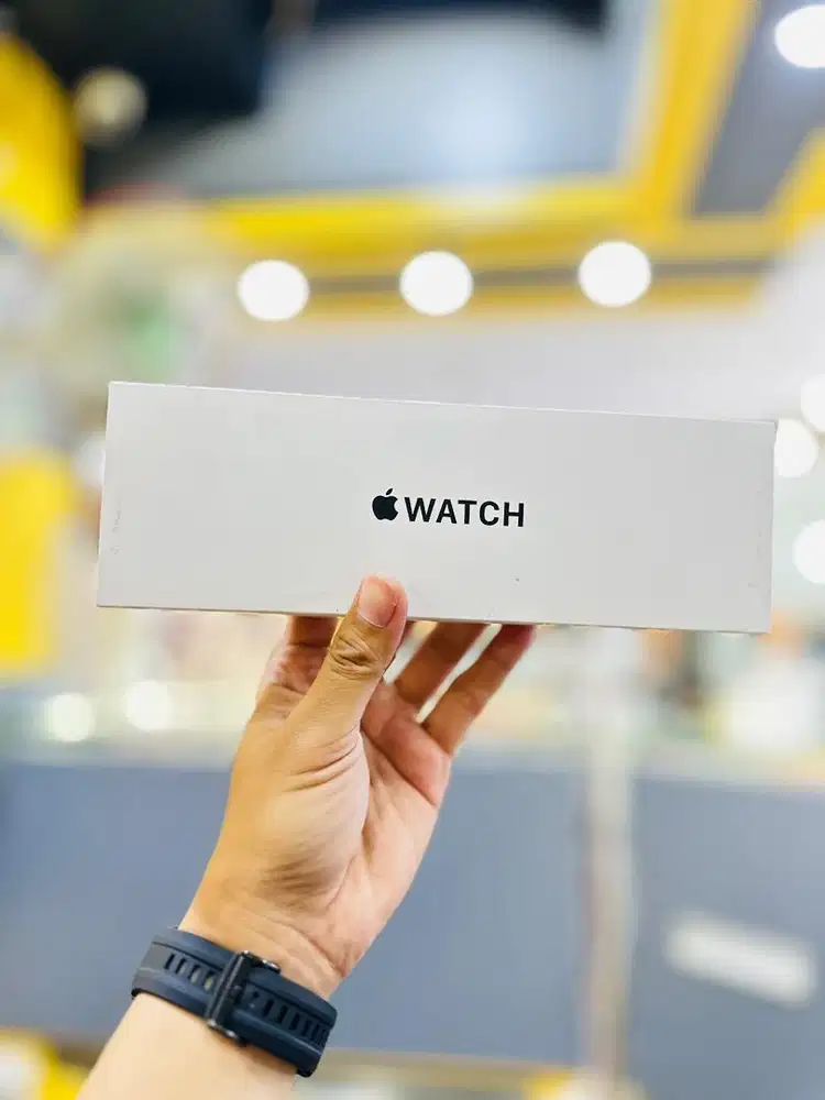 Apple Watch SE 3 40mm Starlight New