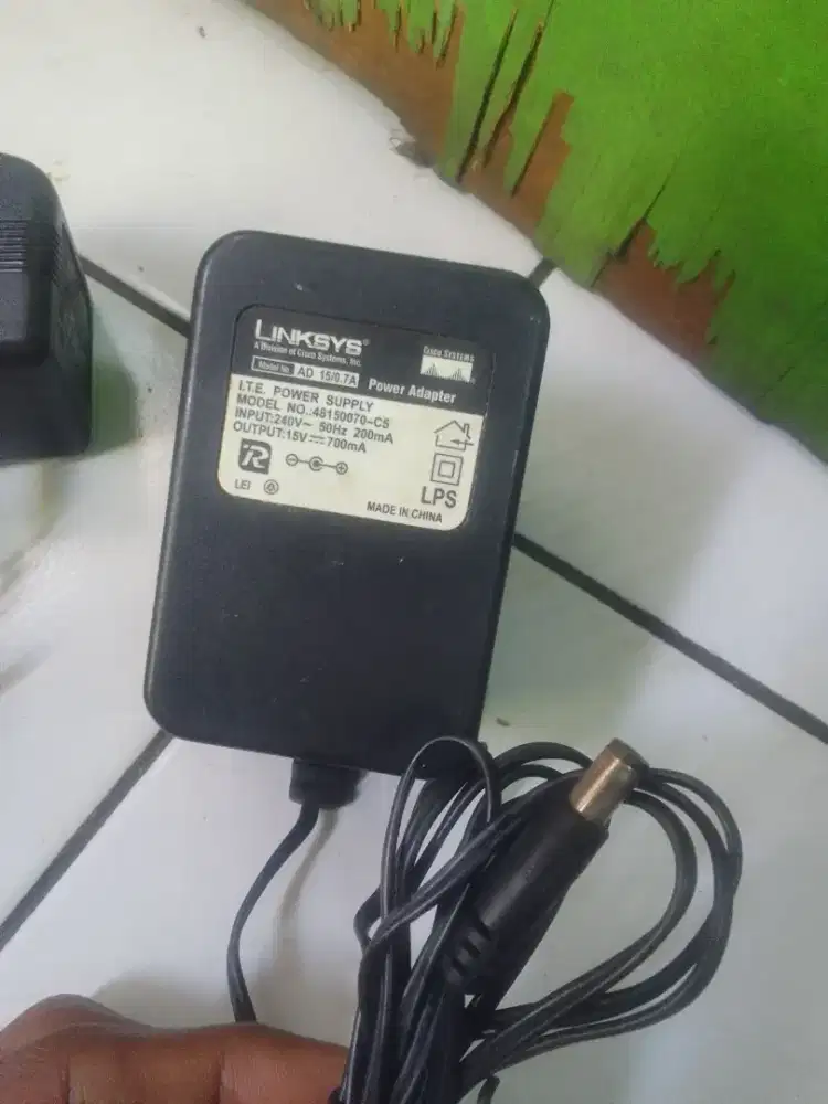 ADAPTOR 15V - 700mA