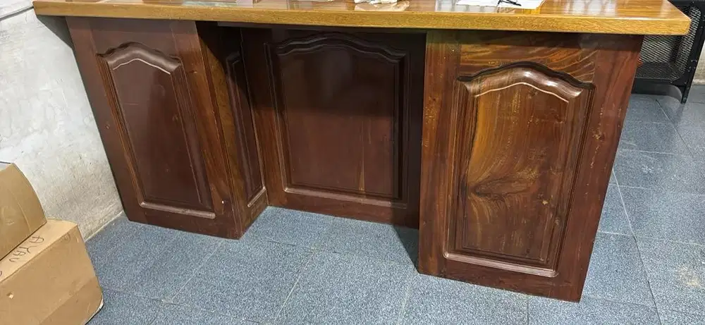 Jual Meja Kantor buatan kayu mahoni