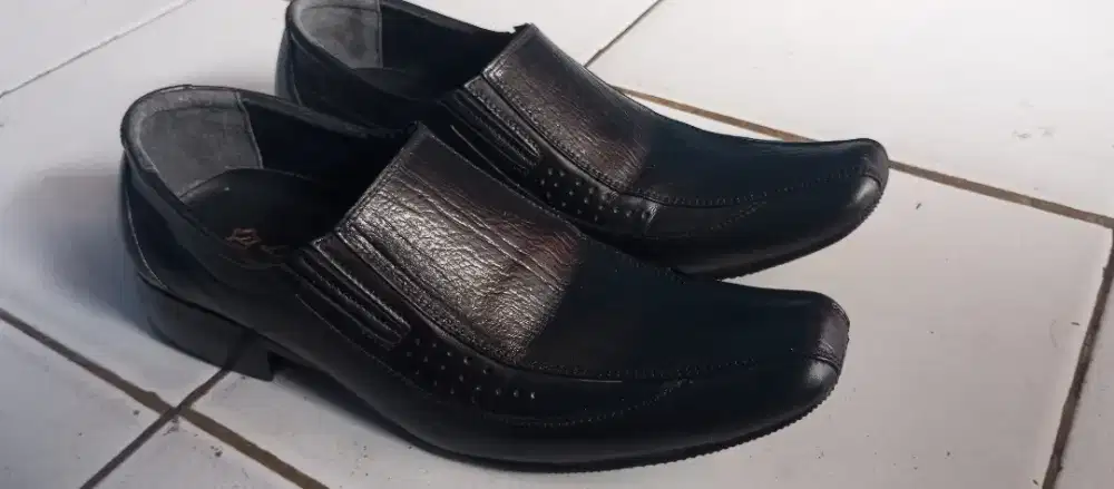 Sepatu Pantofel Kulit