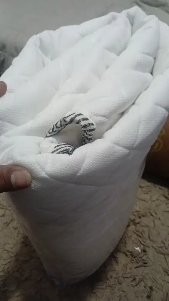 Selimut putih/ bedcover putih multifungsi Bahan tebal halus aman nymn
