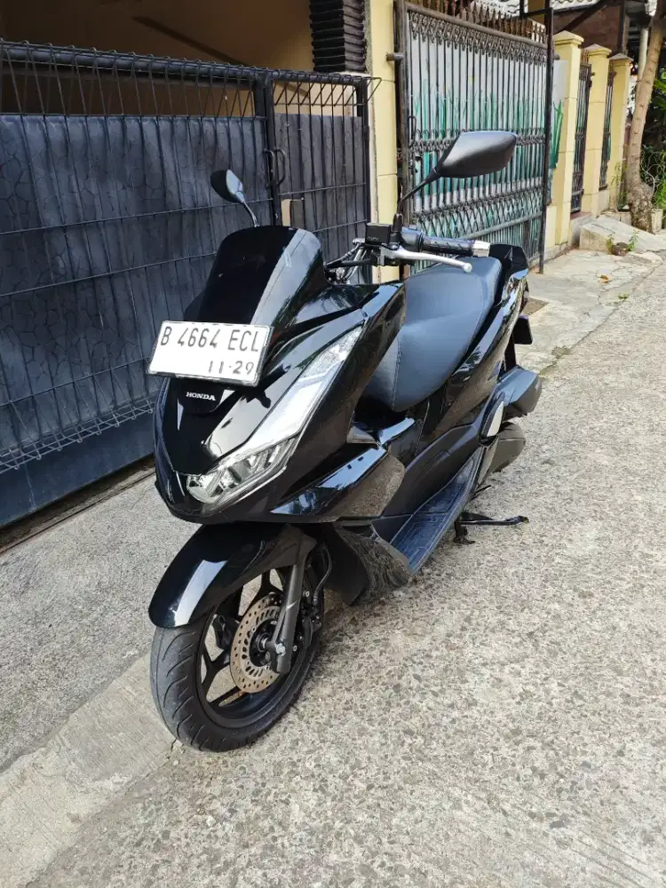 HONDA PCX 160 2024 HITAM