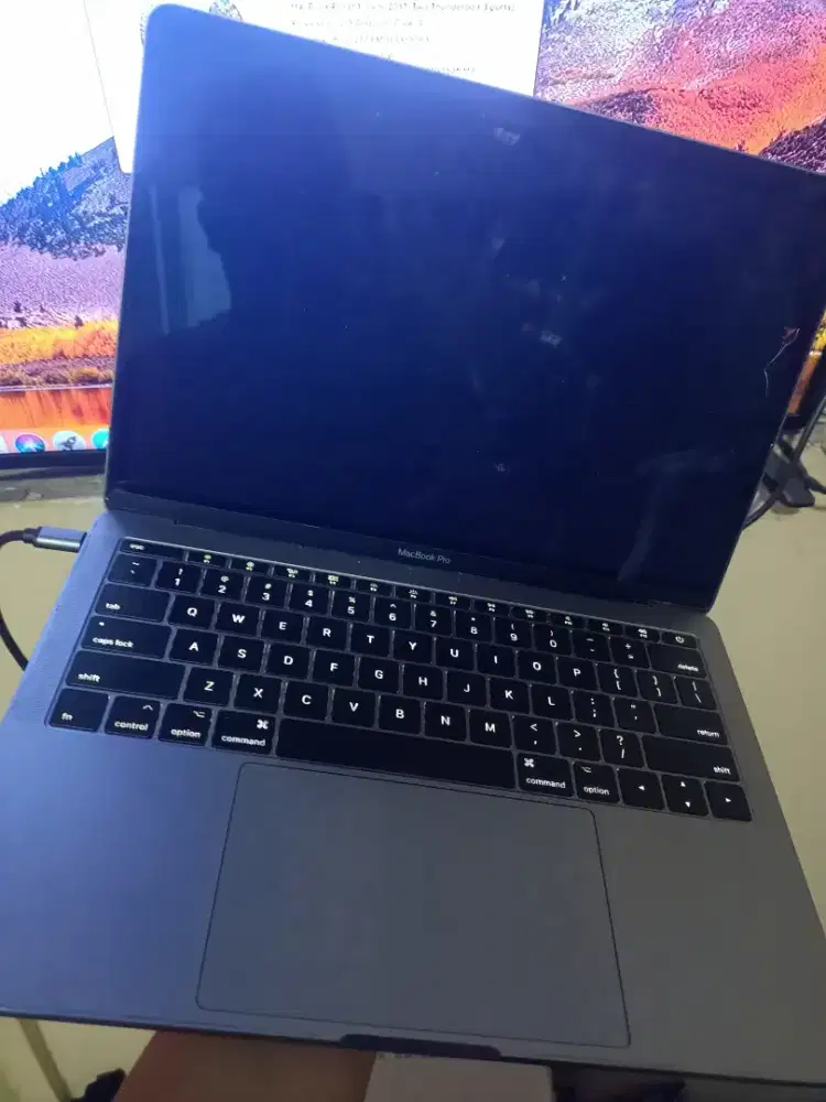 Macbook Pro 2017 Core i5 Ram 8/128 gb