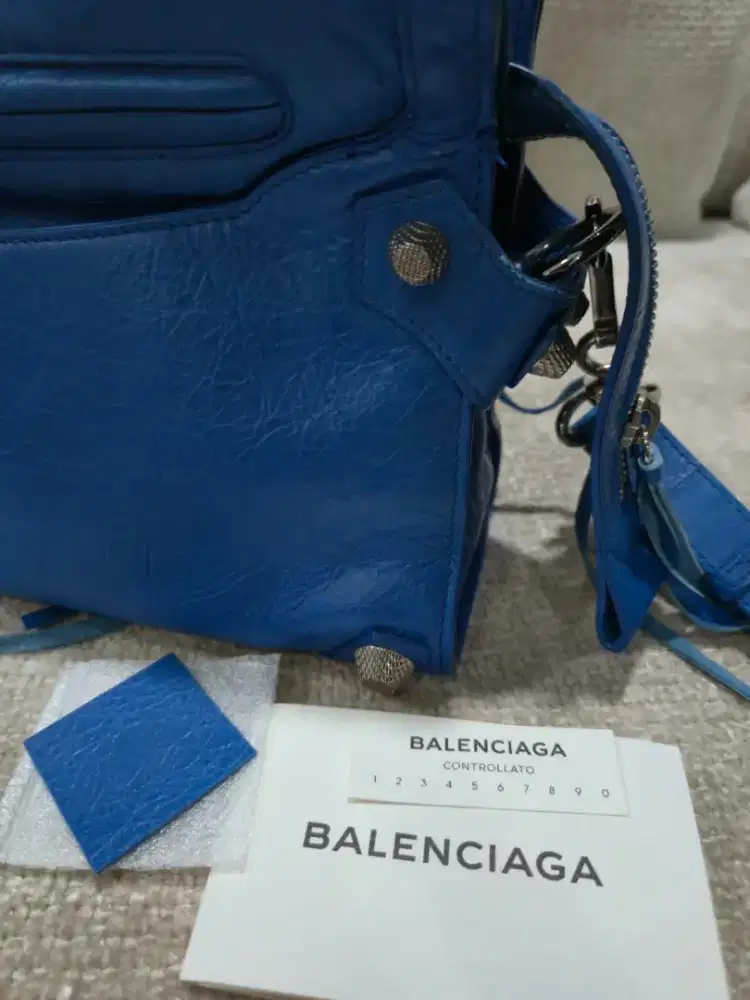 Balenciaga Mute