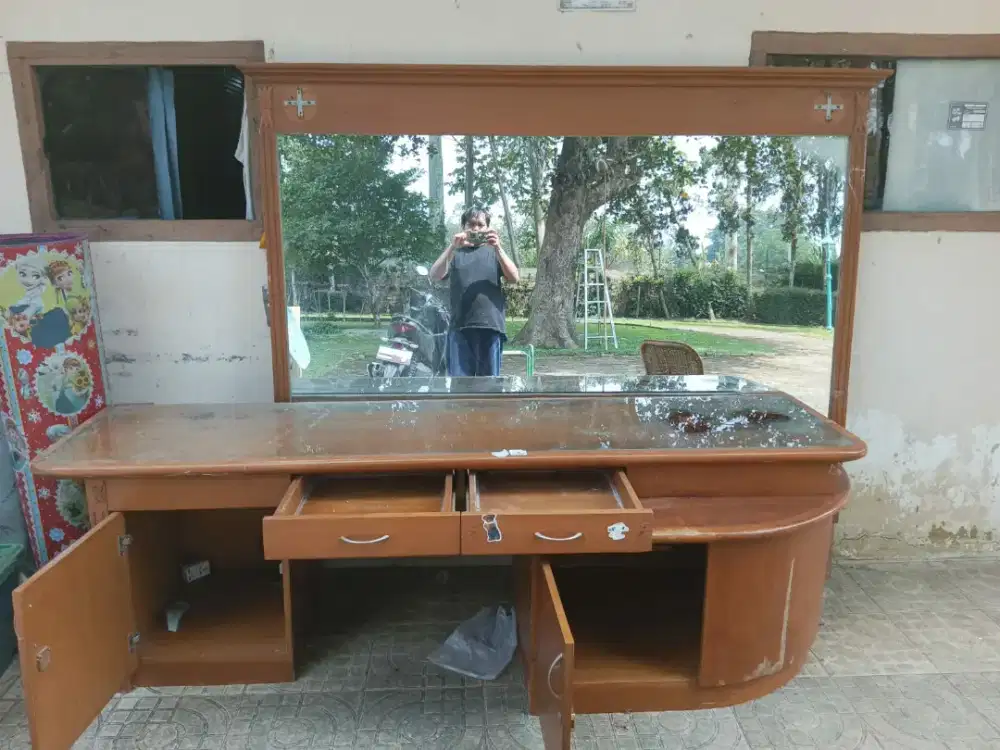 Meja furniture second masih bagus