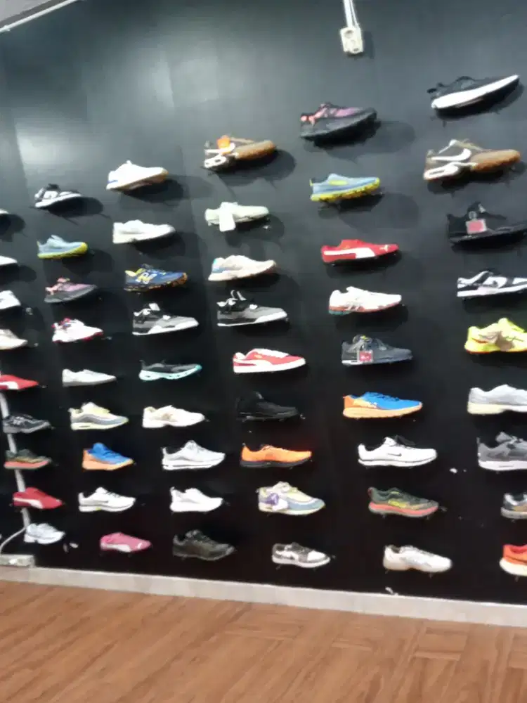 Sepatu import pria dan wanita