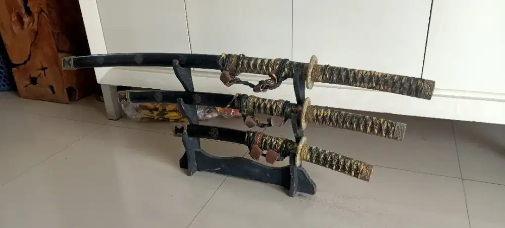 Pedang katana samurai