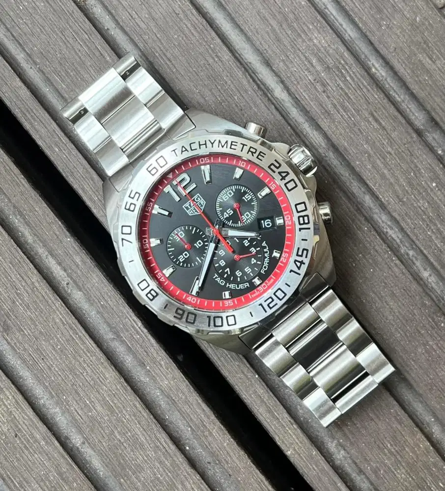 Tag heuer Formula 1 inner Red Bezzel Chronograph