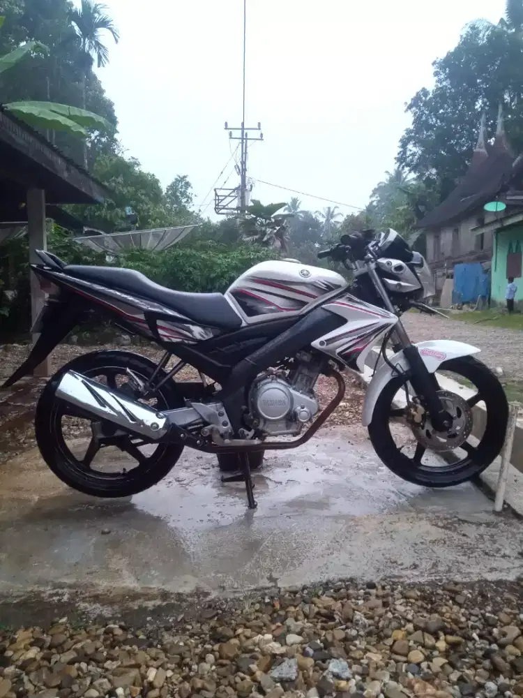 motor Vixion tahun 2012