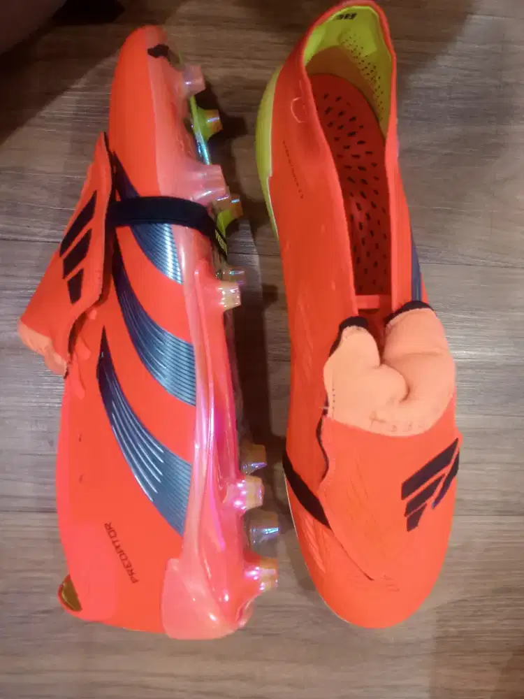 Sepatu bola import