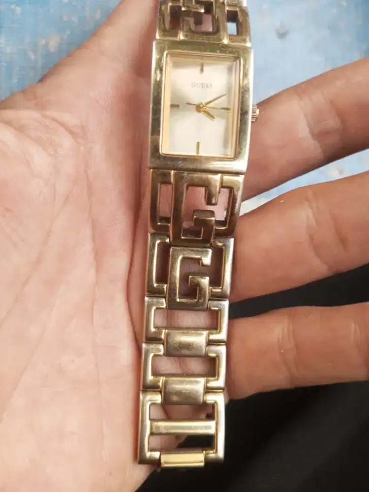 Jam guess wanita original mulus normal minus pemakaian saja