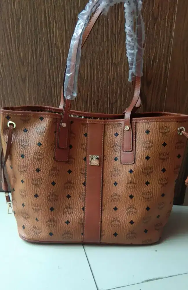 Totebags mcmm brown 
totebags uk 34x30cm