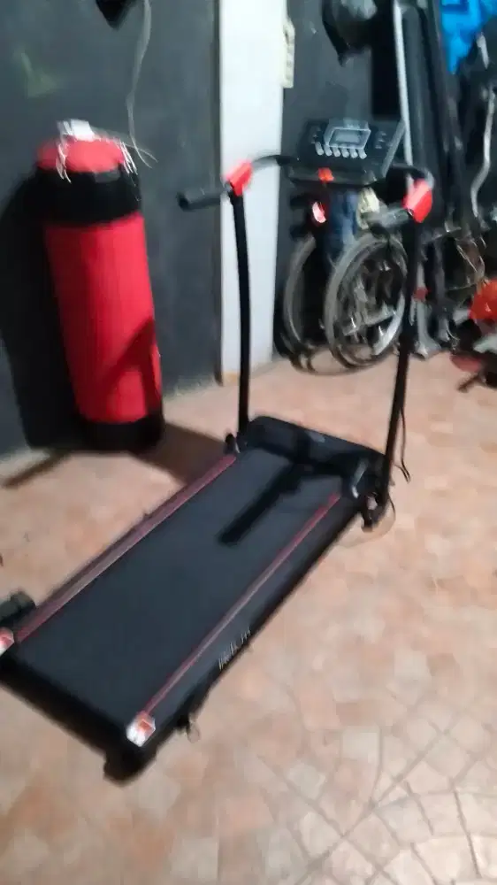 Treadmil elektrik ireborn. Alat olahraga fitnes gym lari