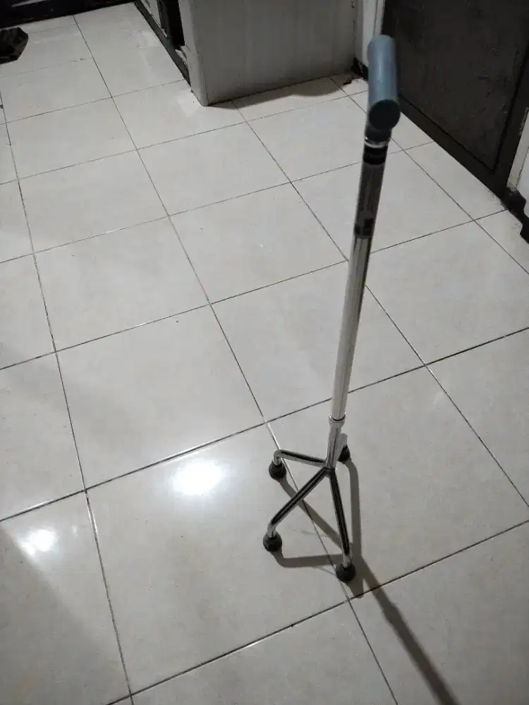 Tongkat Bantu Jalan merk one made