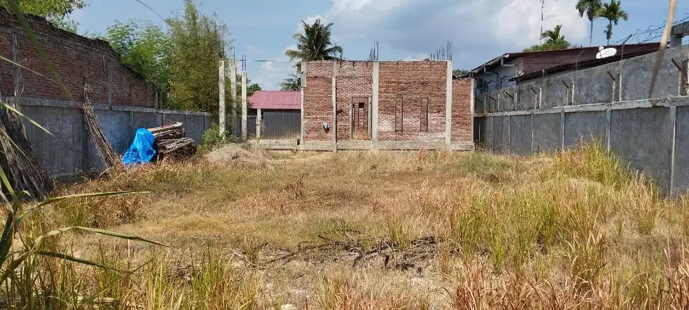 Dijual cepat rumah setengah jadi dan tanah