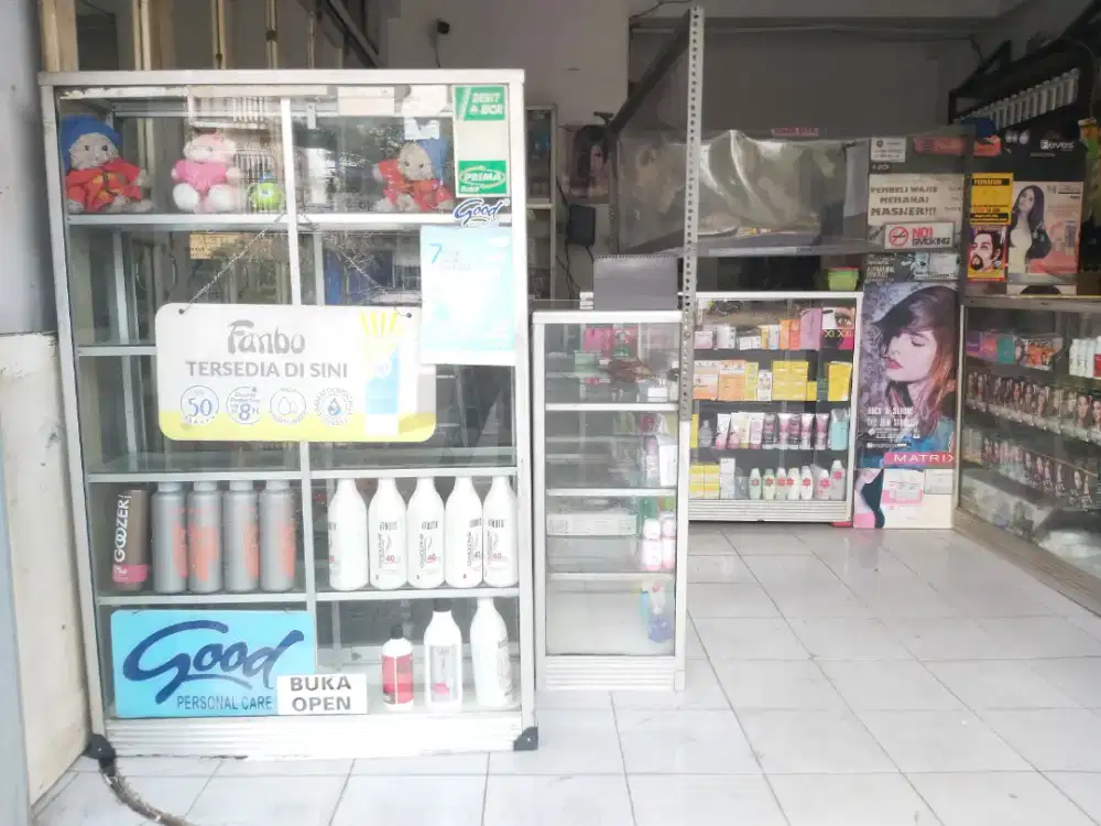 Etalase Kaca Bekas ada beberapa ukuran