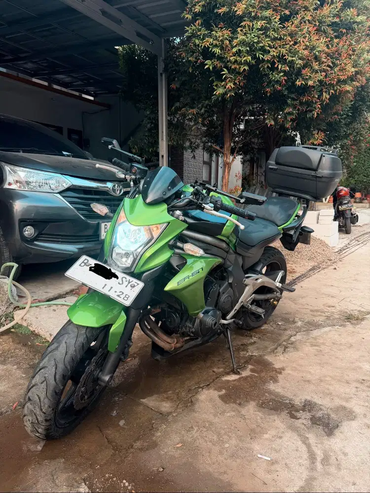 Kawasaki ER6N 2012 650 cc banyak bonus nya