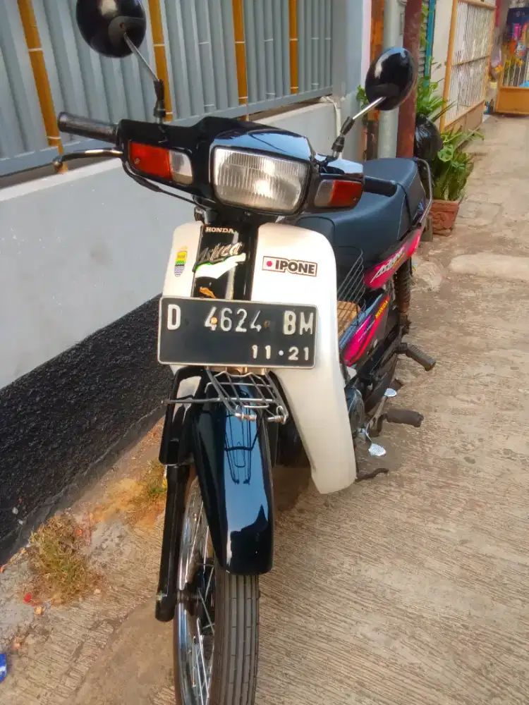 Astrea grand  1996 si madu