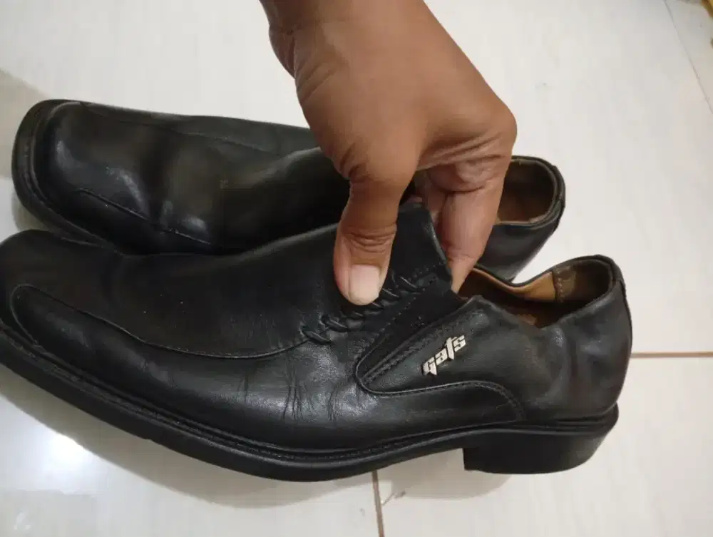 Pantopel kulit by Gats