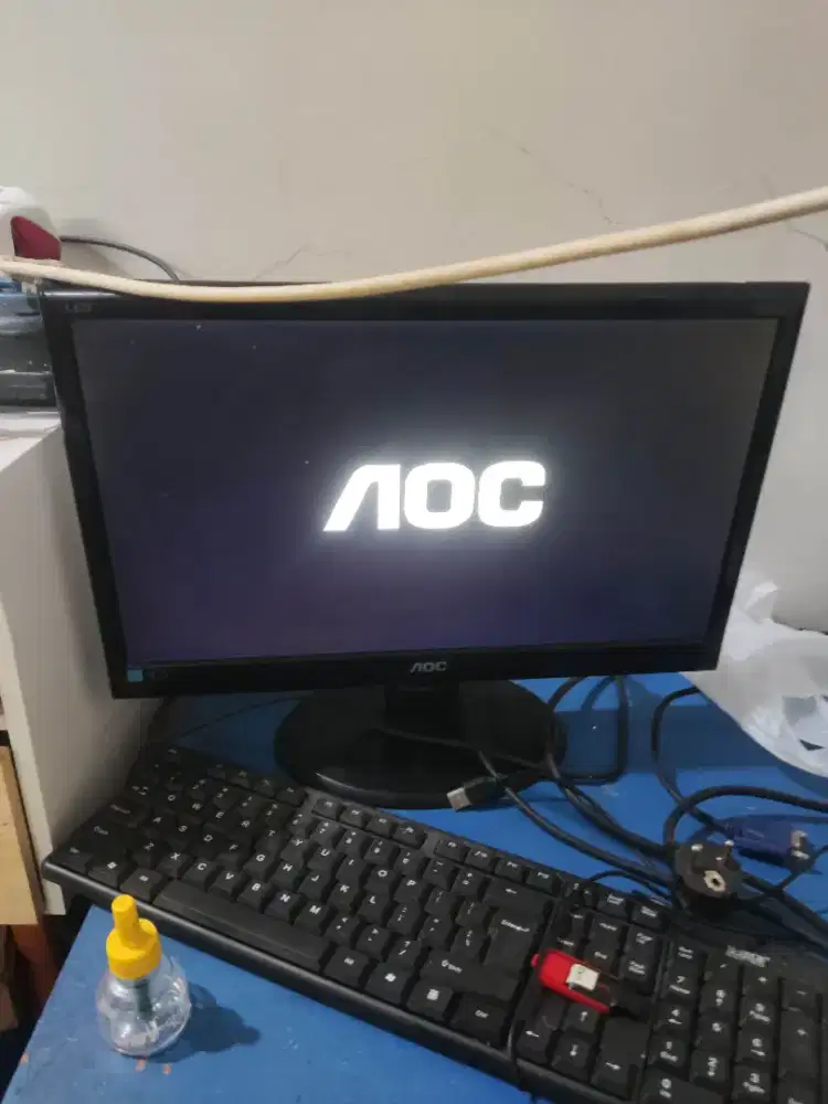 monitor 19inc + Keyboard