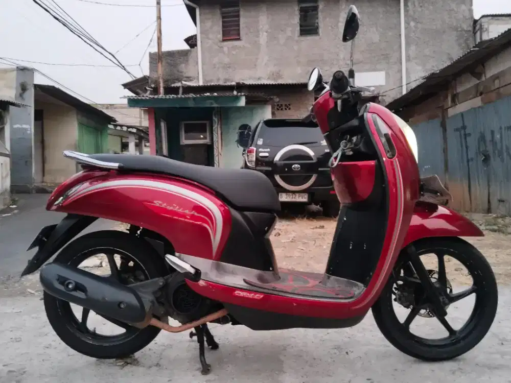 Honda scoopy fi th 2013 mulus tinggal pakai