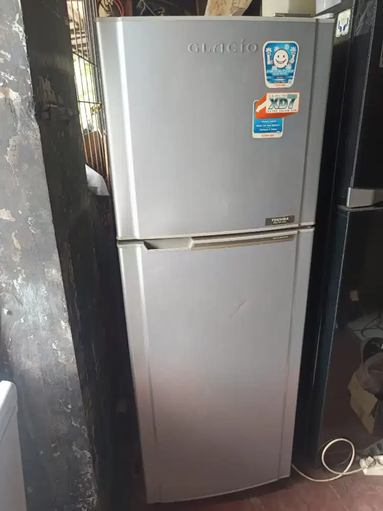 Kulkas Toshiba glacio