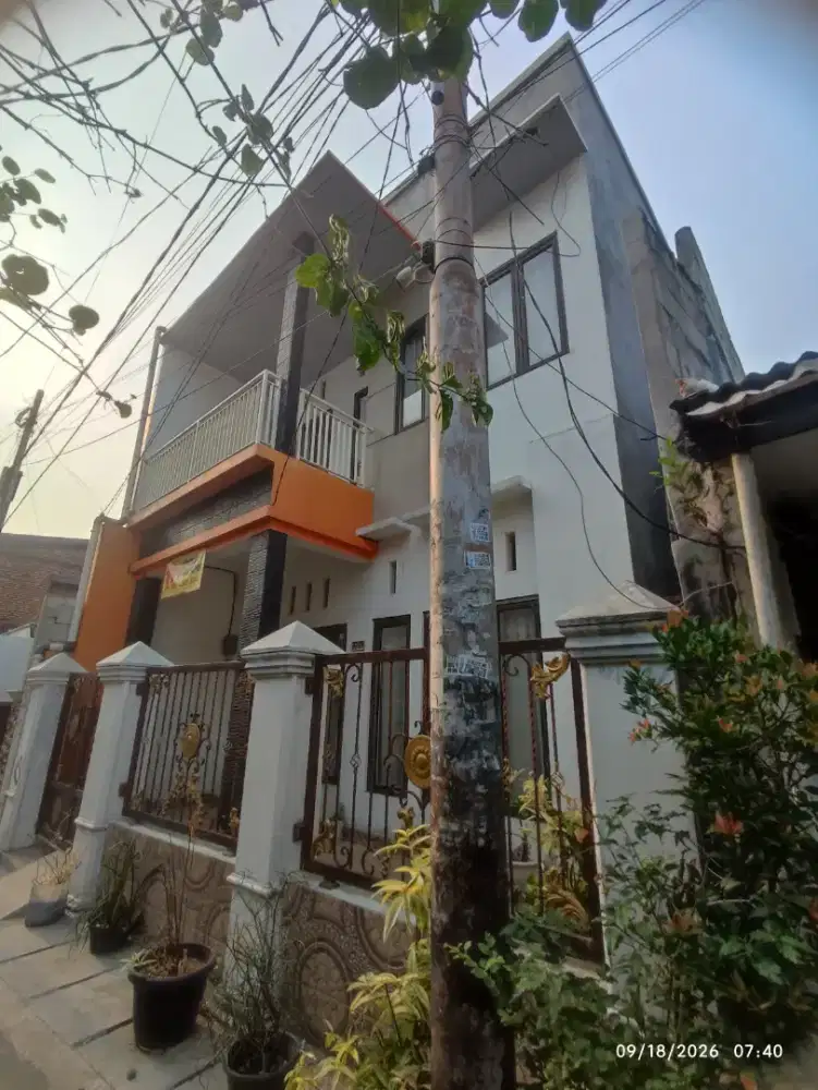Dijual rumah 3 lantai lokasi strategis Jakarta Pusat