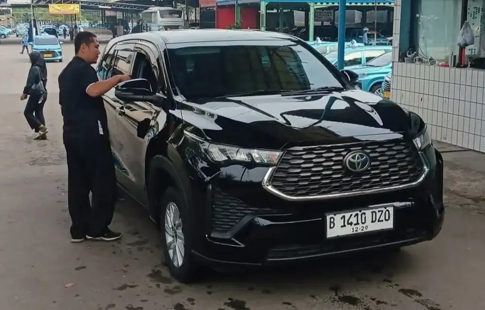 Driver taxi Eksekutif
