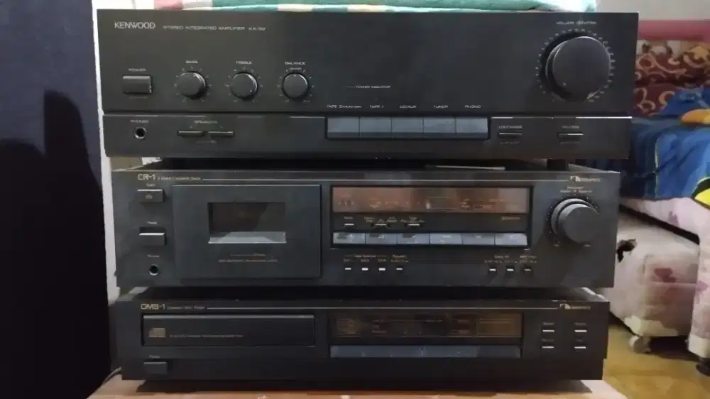 Amplifier tape deck compaq disc player