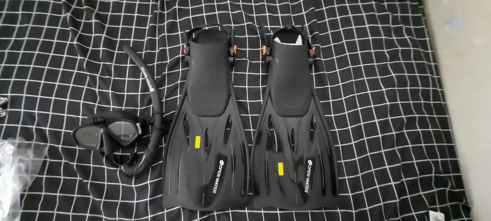Di jual dive and snorkling tools