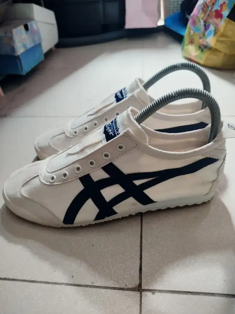 Sepatu slip-on onitsuka tiger second mulus size 37.5
