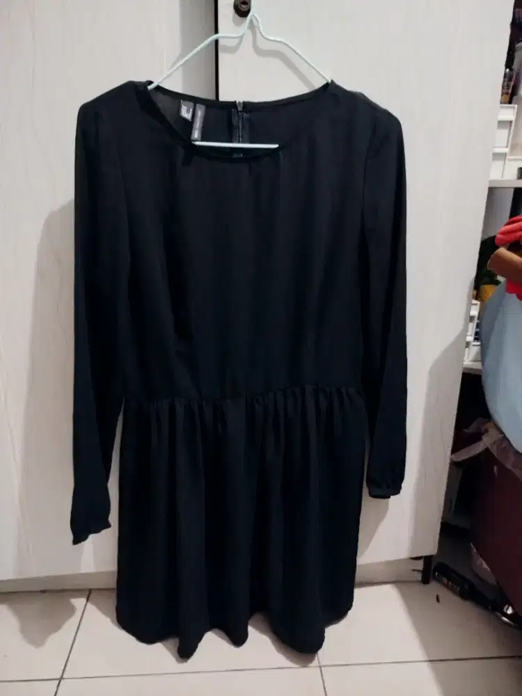 Dress hitam H&M dewasa wanita size M to L bagus