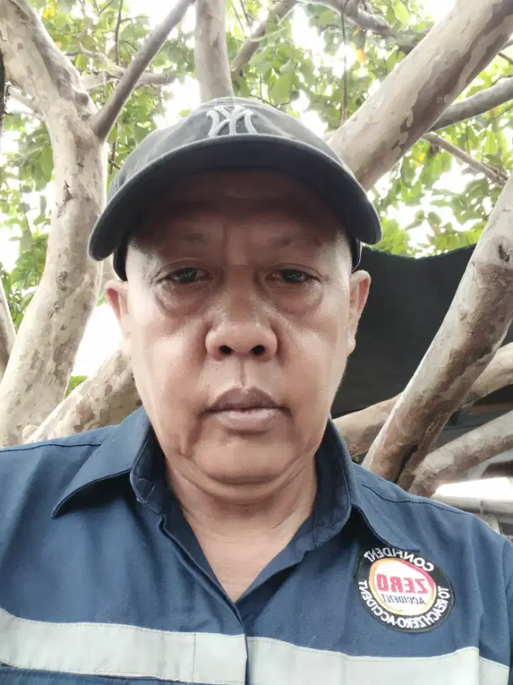 Mencari pekerjaan sebagai driver pribadi,,umur 48 tahun. Pengalaman