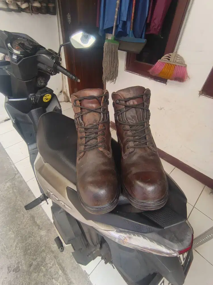 SEPATU BOOTS SAFETY WOLVERINE LEATHER (USA)
