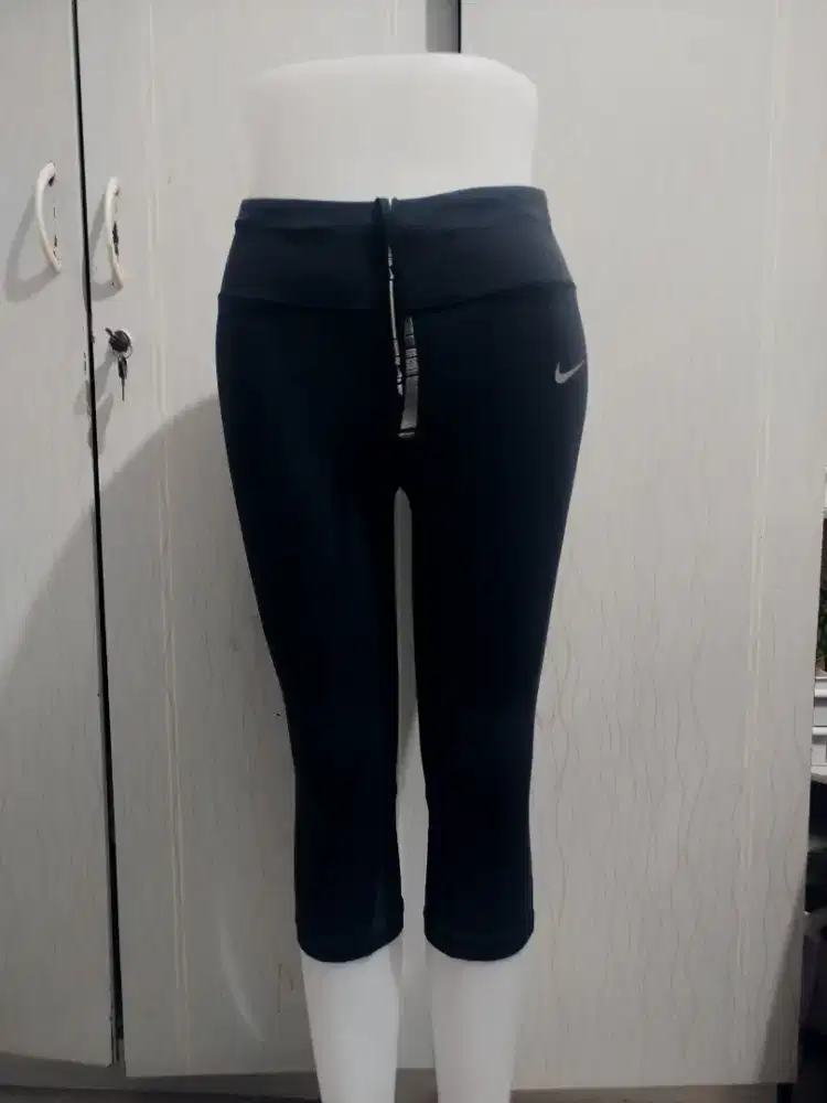 Legging nike 7/8 original size M to L melar bagus like new