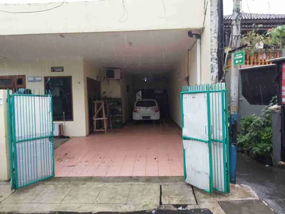 Rumah di Lokasi Padat Penduduk di Jakarta Pusat