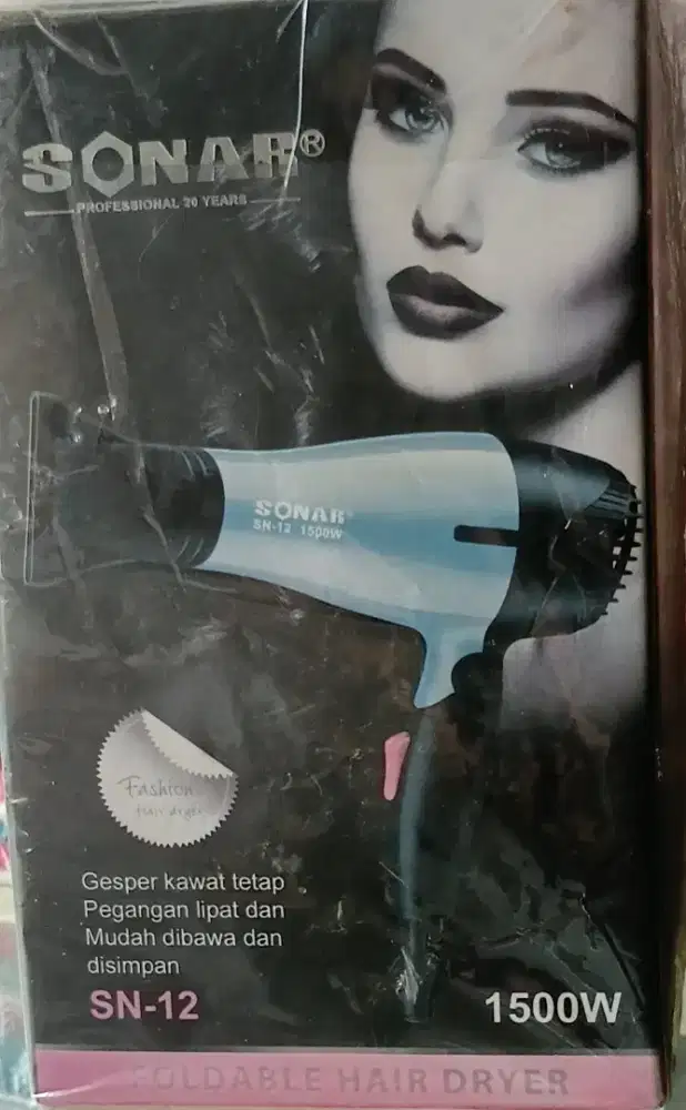 Pengering rambut lipat Sonar SN-12 berdaya 1500W.