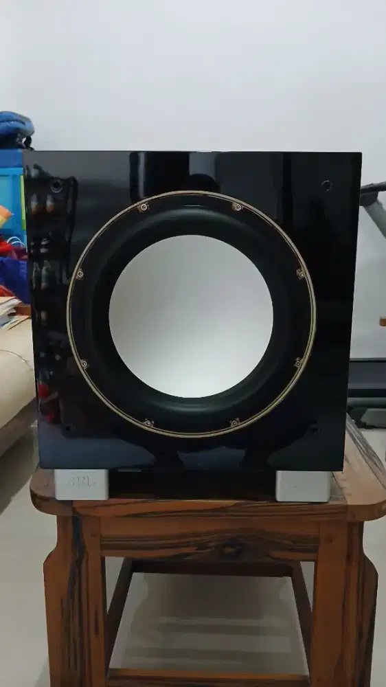 REL S5 subwoofer