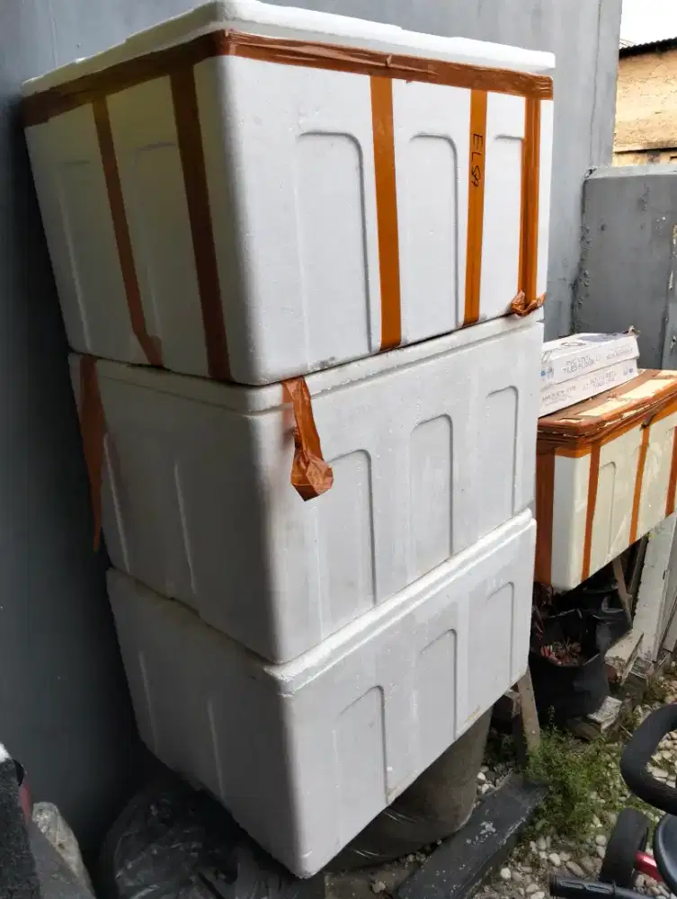 Dijual Styrofoam tipe AG60 ukuran : 70cm x  49cm x 40cm
