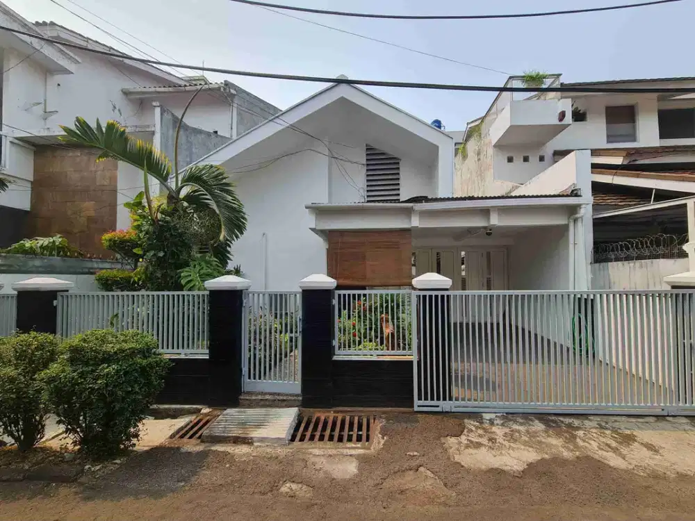Dijual rumah nyaman lokasi strategis di Sektor 2 Bintaro