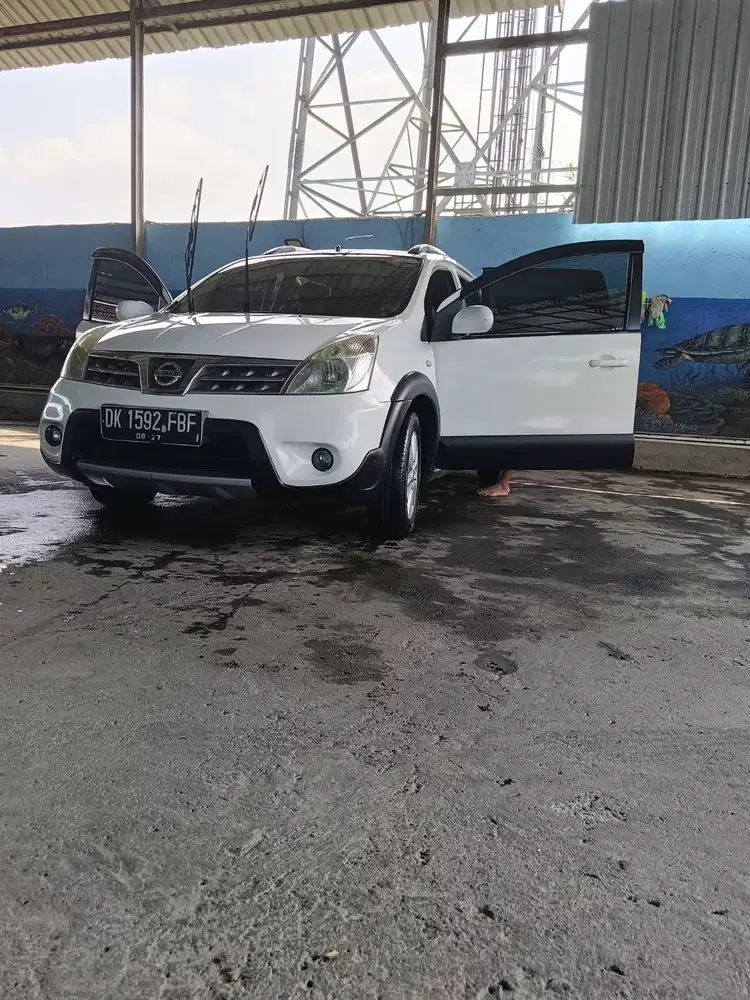Jual Nissan Livina X-Gear 2 baris 2012 putih