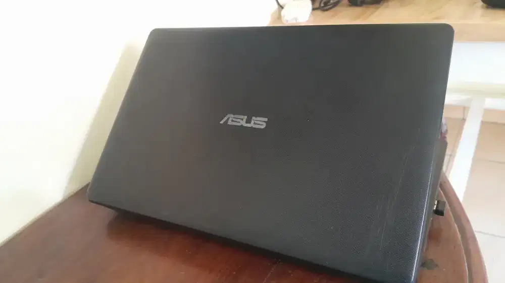 Laptop kecil asus X200A RAM 4 HDD 320